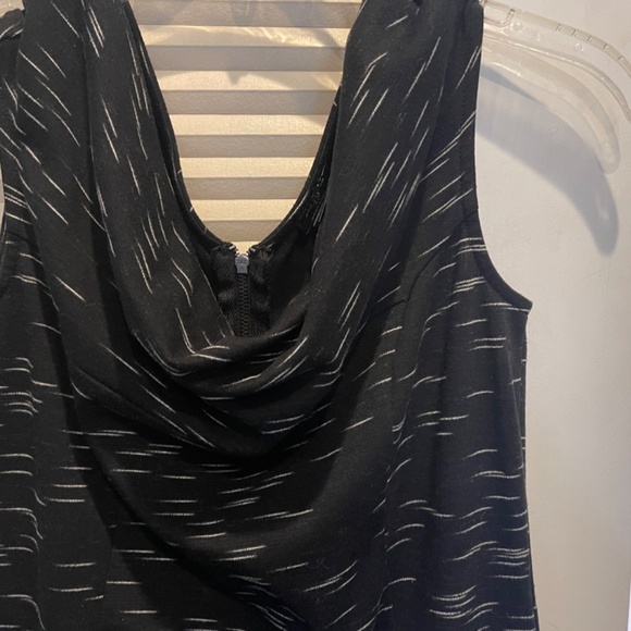 Cowl neck sleeveless dress - Picture 3 of 6